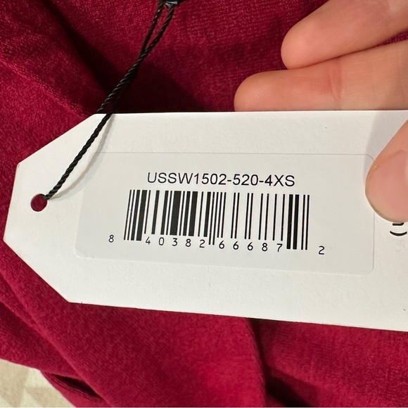 Universal standard raspberry pink super soft crewneck sweater - Picture 2 of 2